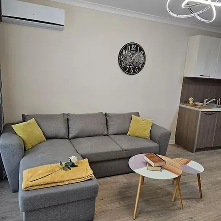 Serenity In The Heart Of With Free Parking דירה *