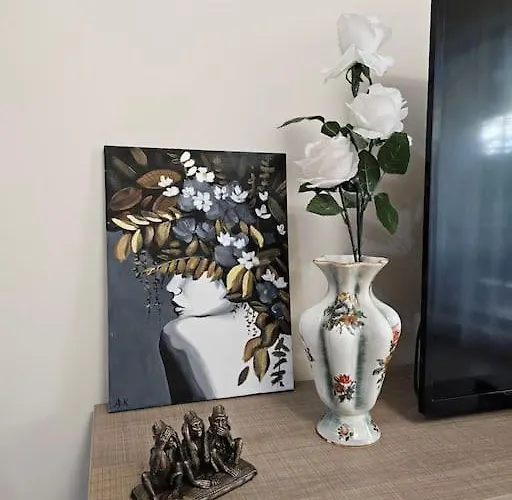 Апартаменты Serenity In The Heart Of With Free Parking *