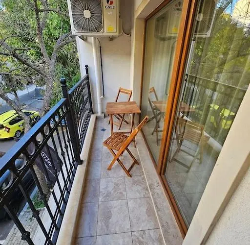 Апартаменты Serenity In The Heart Of With Free Parking *