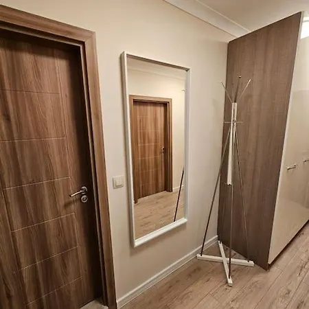 Serenity In The Heart Of With Free Parking Warna