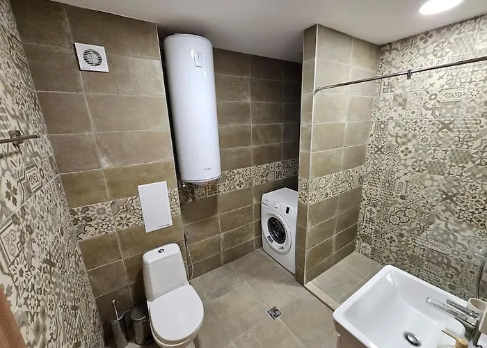 Serenity In The Heart Of With Free Parking Apartment