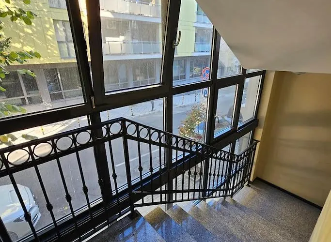 Serenity In The Heart Of With Free Parking Apartment *